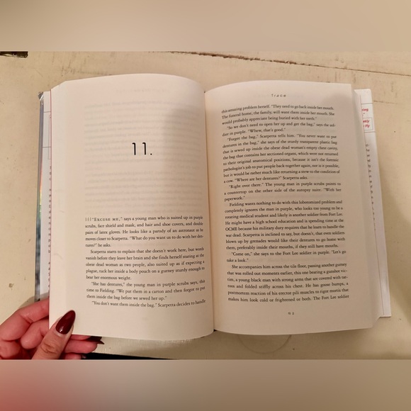 TRACE BY PATRICIA CORNWELL- HARDBACK BOOK - Picture 10 of 12